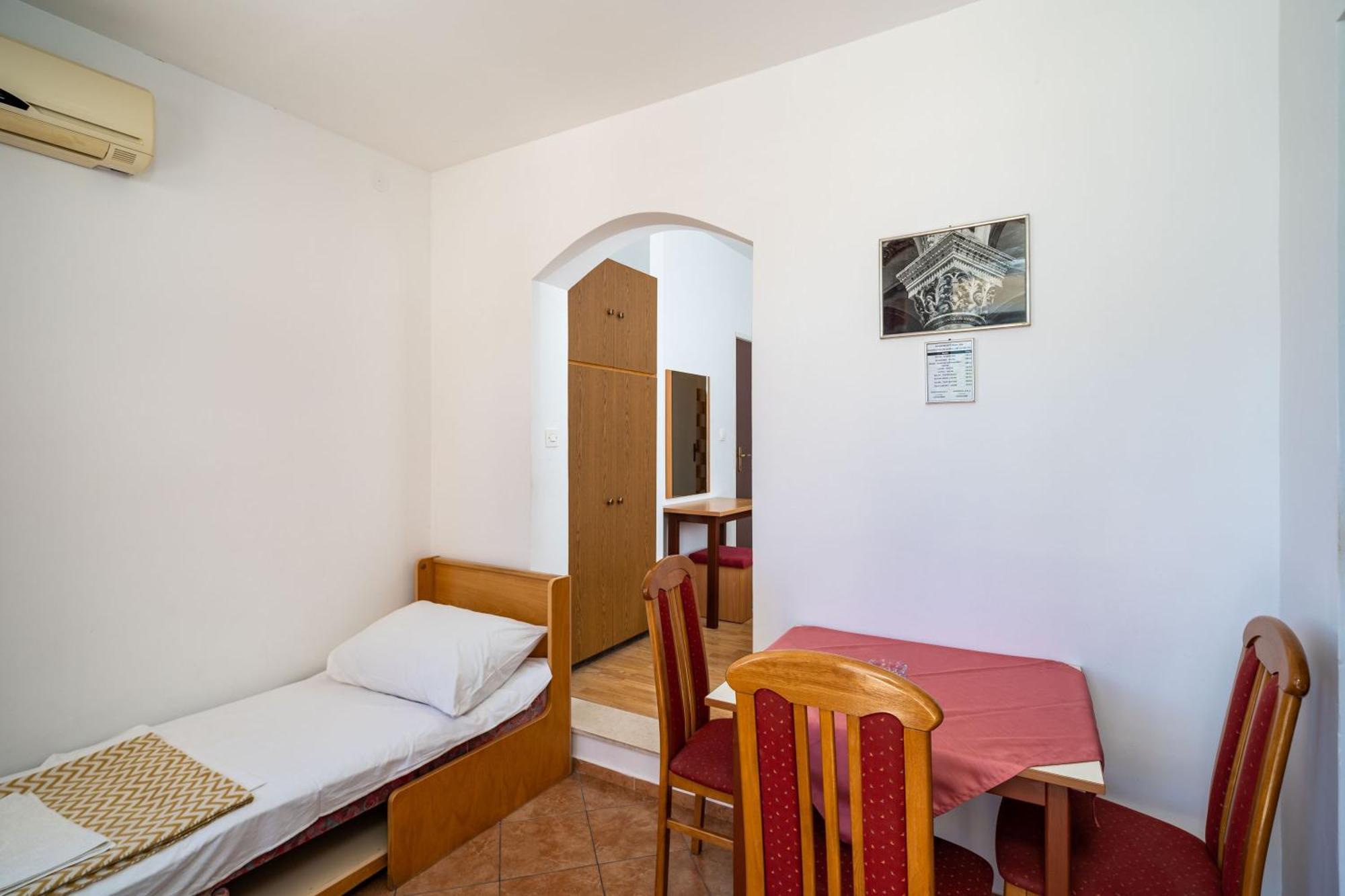 Apartments Klis Mlini Room photo
